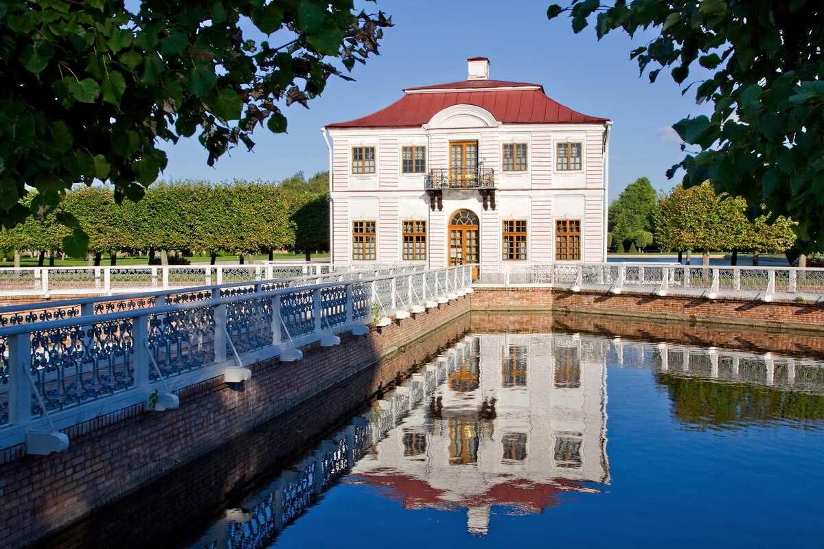 Малый дворец Марли в Петергофе